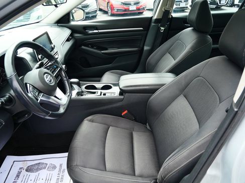 Used 2021 Nissan Altima 2.5 SV w/ SV Premium Package FWD image 10