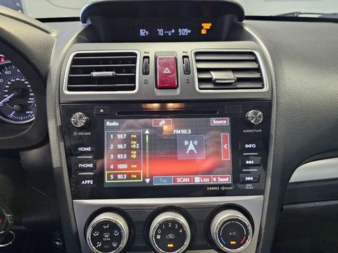 Used 2016 Subaru Crosstrek 2.0i Premium AWD/4WD image 17