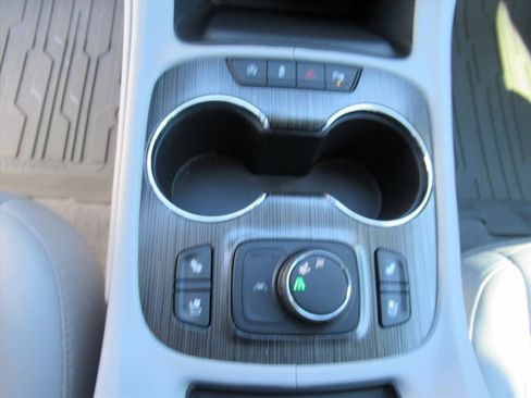 Used 2023 GMC Acadia SLT w/ Technology Package image 20