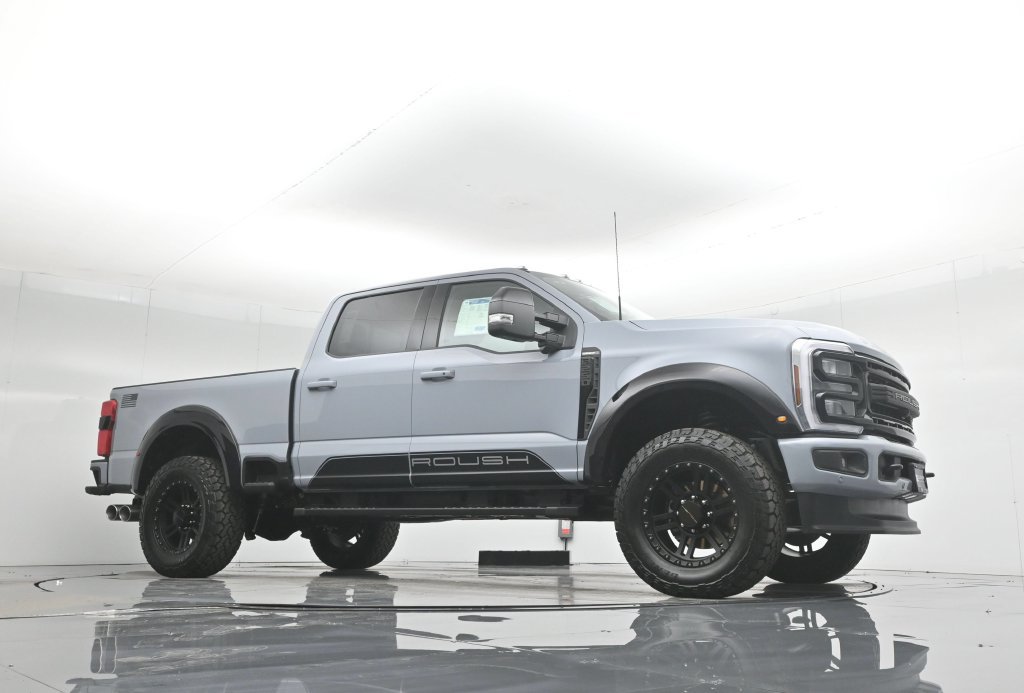 New 2026 Ford F250 Lariat w/ Black Appearance Package AWD/4WD image 3