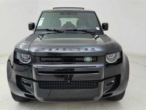 Used 2024 Land Rover Defender 110 S image 2