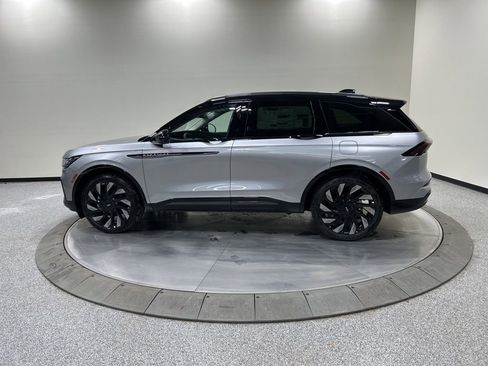 New 2026 Lincoln Nautilus Reserve image 8