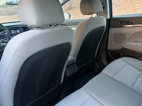 Used 2017 Hyundai Elantra SE image 20