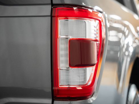 Certified 2021 Ford F150 Lariat w/ Equipment Group 502A High image 21