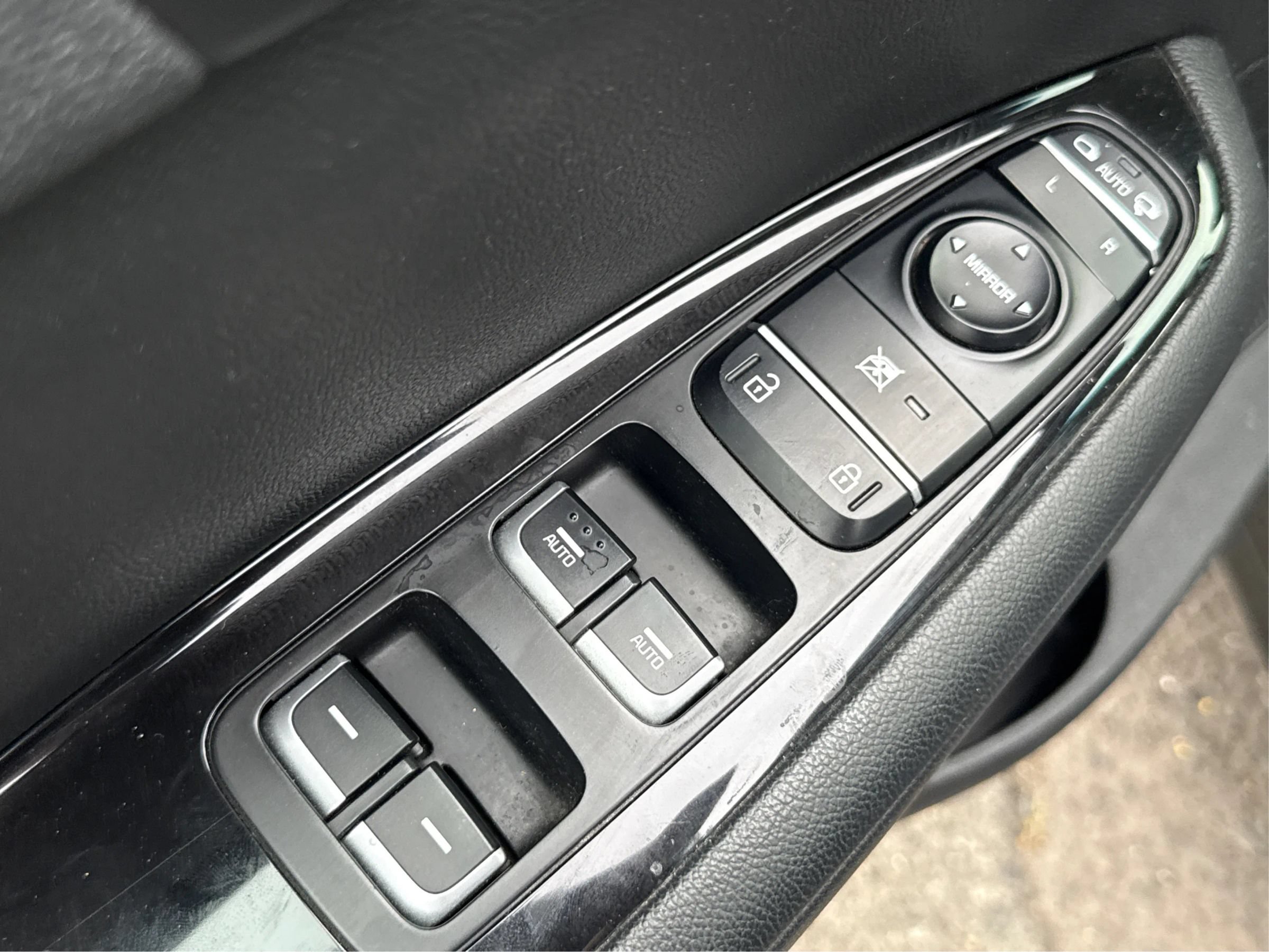 Used 2018 Kia Optima SX FWD image 38