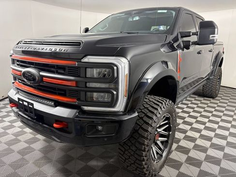 Used 2026 Ford F250 Lariat w/ Black Appearance Package AWD/4WD image 3