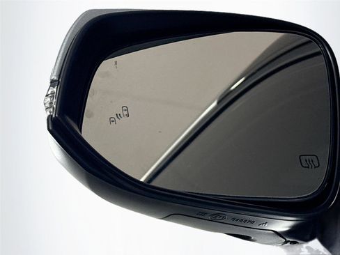 Used 2023 Toyota Highlander Limited image 5