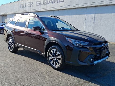 Certified 2025 Subaru Outback Limited AWD/4WD image 1