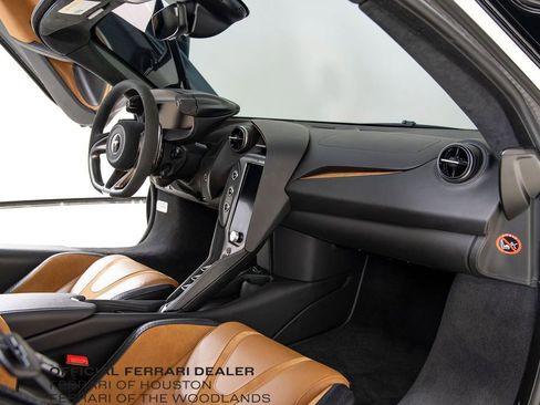 Used 2024 McLaren 750S image 17