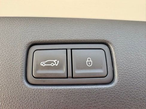 Used 2025 Genesis GV70 2.5T image 34