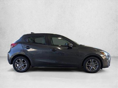 Used 2020 Toyota Yaris LE image 4