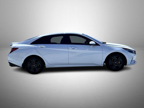 Used 2023 Hyundai Elantra SEL FWD image 4