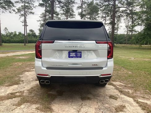 New 2026 GMC Yukon XL Denali w/ Denali Reserve Package RWD image 3