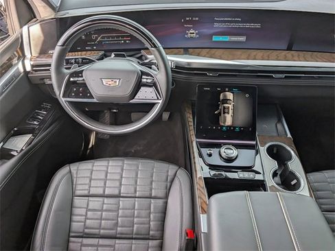 Used 2026 Cadillac Escalade Platinum Sport w/ LPO, ONYX Package image 10