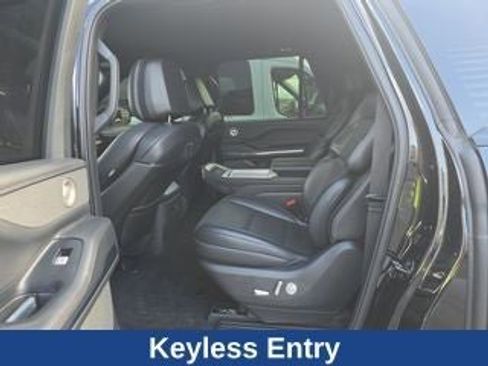 Used 2025 Lincoln Navigator L Reserve w/ Jet Appearance Package image 18