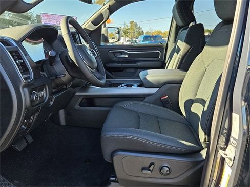 New 2026 RAM 1500 4x4 Crew Cab image 3