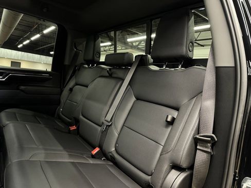 Used 2024 Chevrolet Silverado 3500 LTZ w/ LTZ Convenience Package image 26