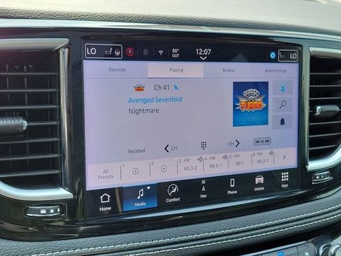 Used 2025 Chrysler Pacifica Limited FWD image 14
