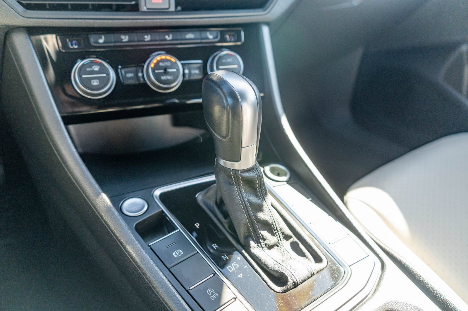 Used 2019 Volkswagen Jetta R-Line FWD image 24