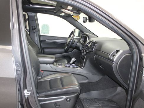 Used 2021 Jeep Grand Cherokee Limited w/ Trailer Tow Group IV image 30