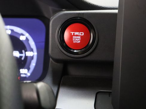 Certified 2024 Toyota Tacoma TRD Off-Road AWD/4WD image 17