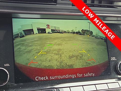 Used 2025 Nissan Z NISMO w/ Floor Mat Package image 18