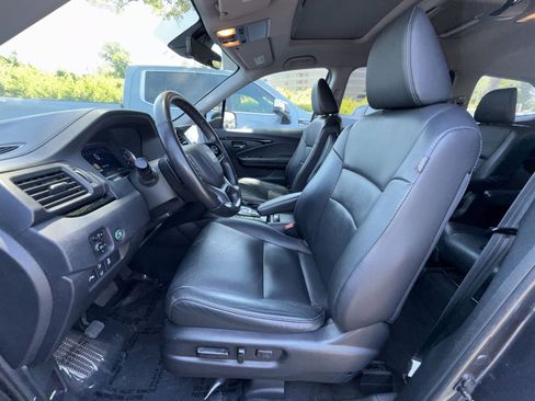 Used 2019 Honda Pilot Touring image 13