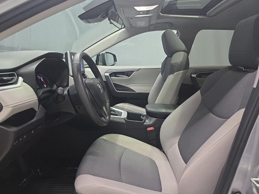 Used 2024 Toyota RAV4 XLE w/ Convenience Package AWD/4WD image 18