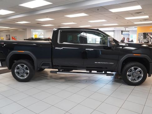 Used 2026 GMC Sierra 2500 SLT AWD/4WD image 13