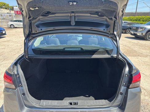 Used 2025 Nissan Versa SV FWD image 29