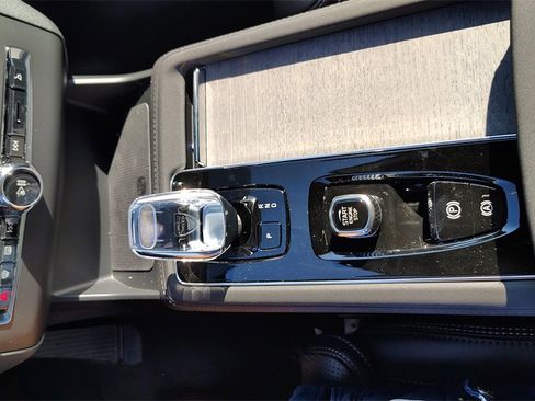 New 2026 Volvo XC90 B6 Ultra image 21