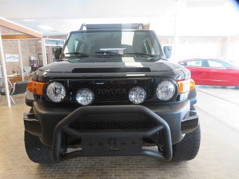 Used 2014 Toyota FJ Cruiser 4WD w/ Upgrade Package image 57