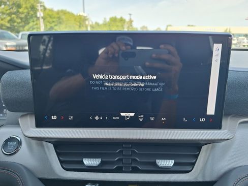 New 2025 Ford Explorer Active w/ Active Comfort Package image 9