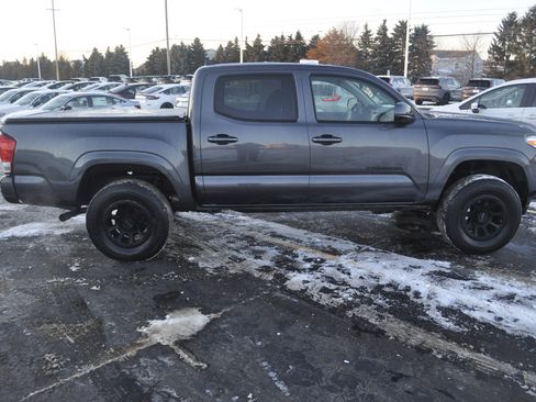 Used 2022 Toyota Tacoma SR image 8