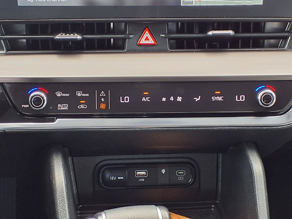 Certified 2025 Kia Sportage EX FWD image 16
