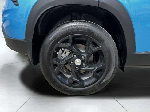 Used 2025 Chevrolet Trax LS w/ LS Convenience Package image 54