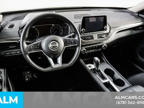 Used 2025 Nissan Altima 2.5 SV FWD image 22