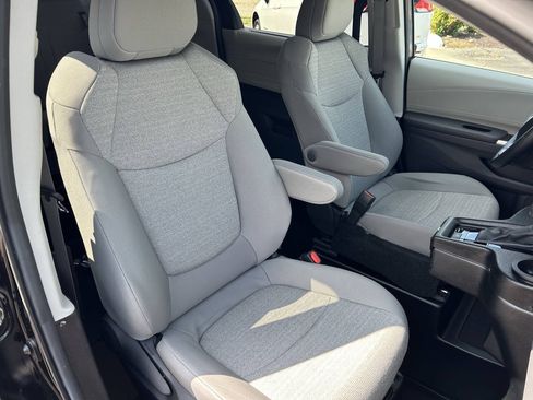 Used 2024 Toyota Sienna LE FWD image 29