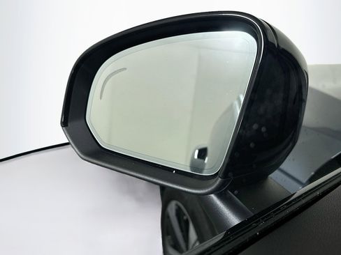 Used 2023 Volvo C40 P8 Recharge Plus image 16