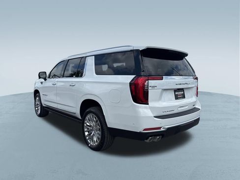 New 2026 GMC Yukon XL Denali w/ Denali Reserve Package AWD/4WD image 6
