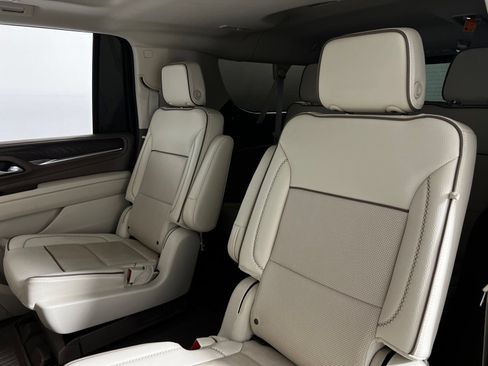 Used 2023 GMC Yukon XL Denali AWD/4WD image 26