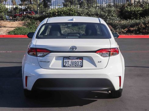 Certified 2025 Toyota Corolla LE FWD image 6