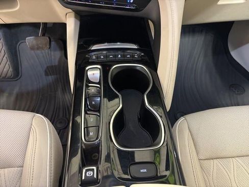 Used 2023 Buick Envision Avenir image 18