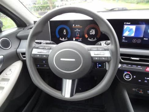 Used 2025 Hyundai Sonata SEL FWD image 13