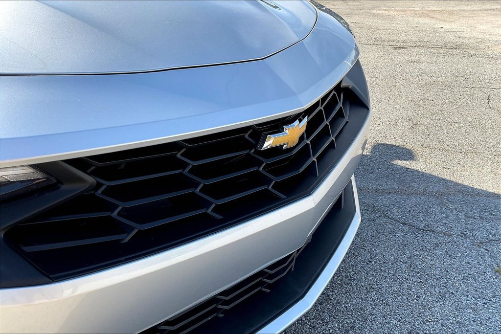 Used 2019 Chevrolet Camaro LT RWD image 23