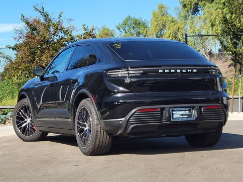 Certified 2025 Porsche Macan 4S Electric image 3