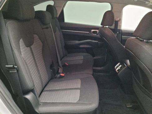 Used 2021 Kia Sorento LX FWD image 19