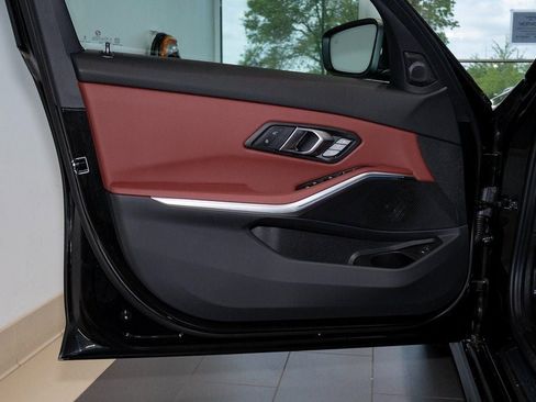 Used 2025 BMW 330i xDrive Sedan w/ Premium Package image 12