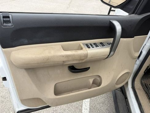 Used 2007 Chevrolet Silverado 1500 LT w/ Towing Package image 12