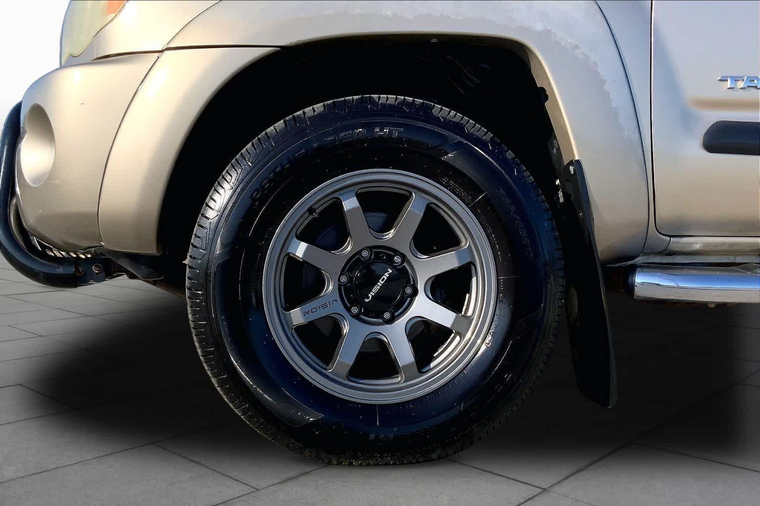 Used 2006 Toyota Tacoma PreRunner w/ SR5 Pkg #2 RWD image 10